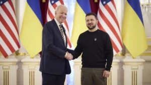 Insiden Perkenalan Biden dan Zelensky di NATO