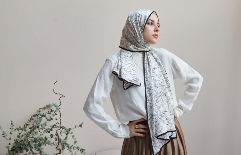 Kerudung motif