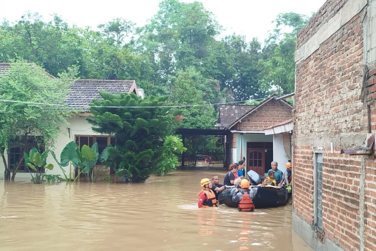 Banjir Bandang Landa Ponorogo, Puluhan Wilayah Tergenang, Akses Utama Terputus